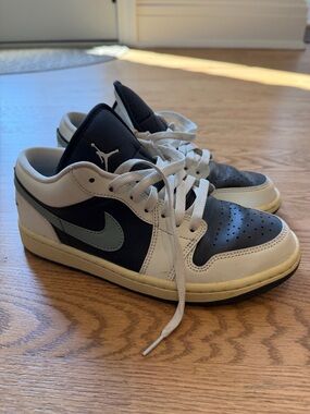 Nike Low Top Sneakers in Black, White & Gray-Green Swoosh